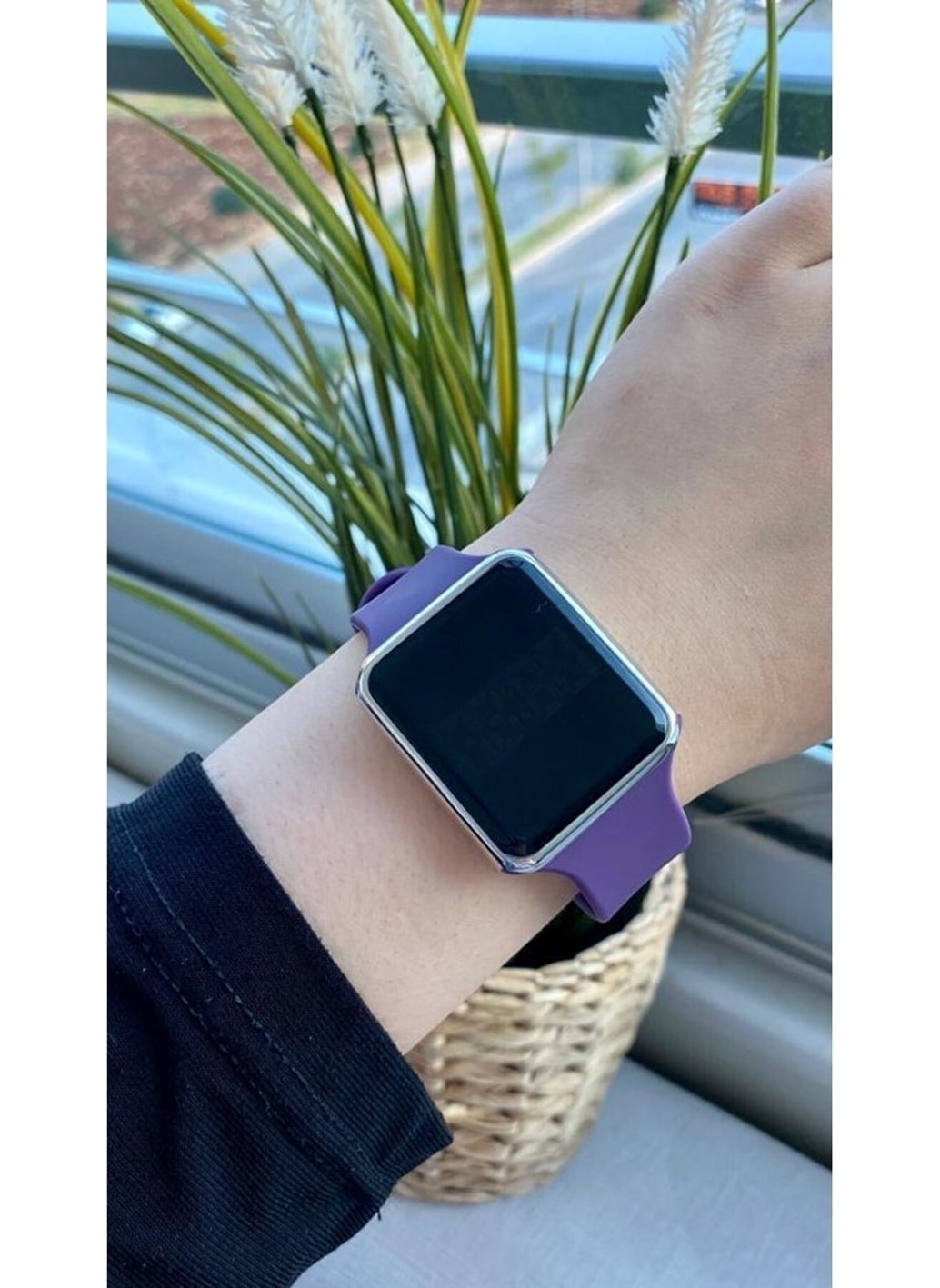 İstliv Istliv Silicone Touch Women's Watch  - Image 1