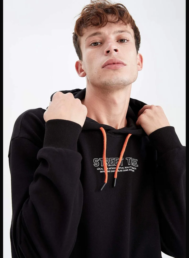 ديفاكتو Man Oversize Fit Hooded Sweat Shirt