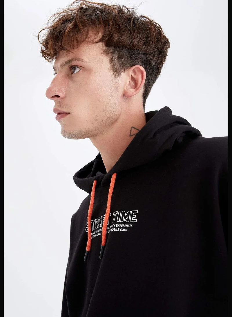 ديفاكتو Man Oversize Fit Hooded Sweat Shirt