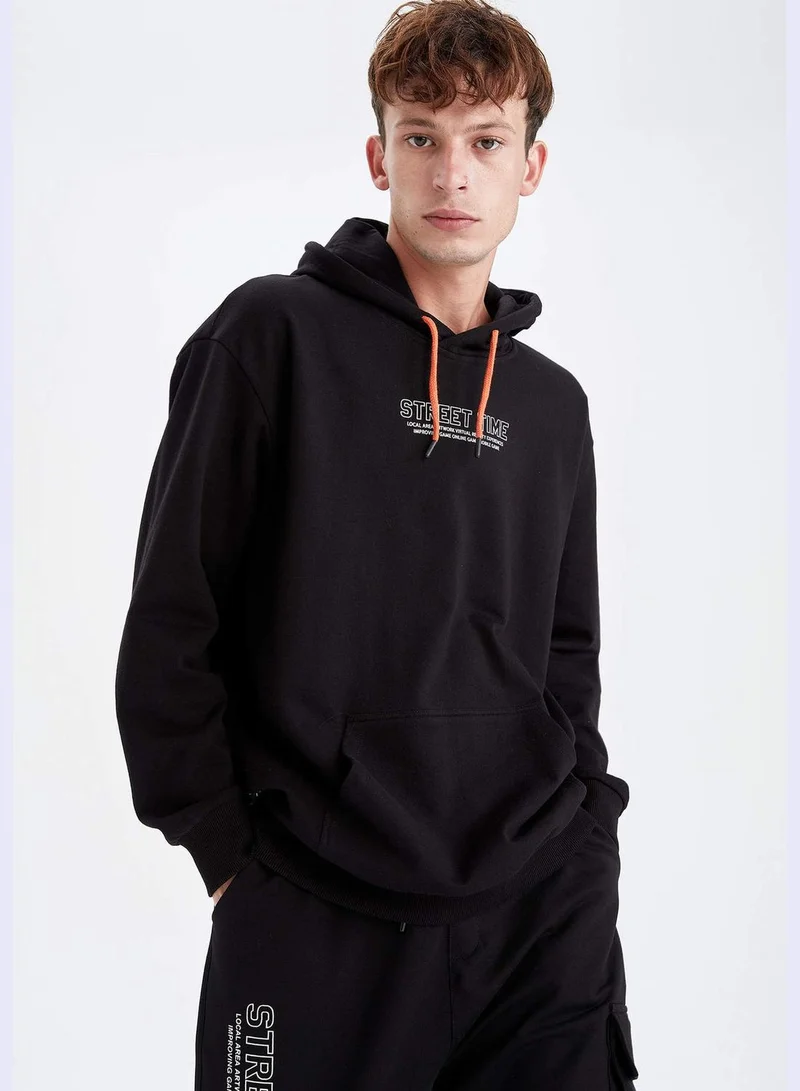 ديفاكتو Man Oversize Fit Hooded Sweat Shirt