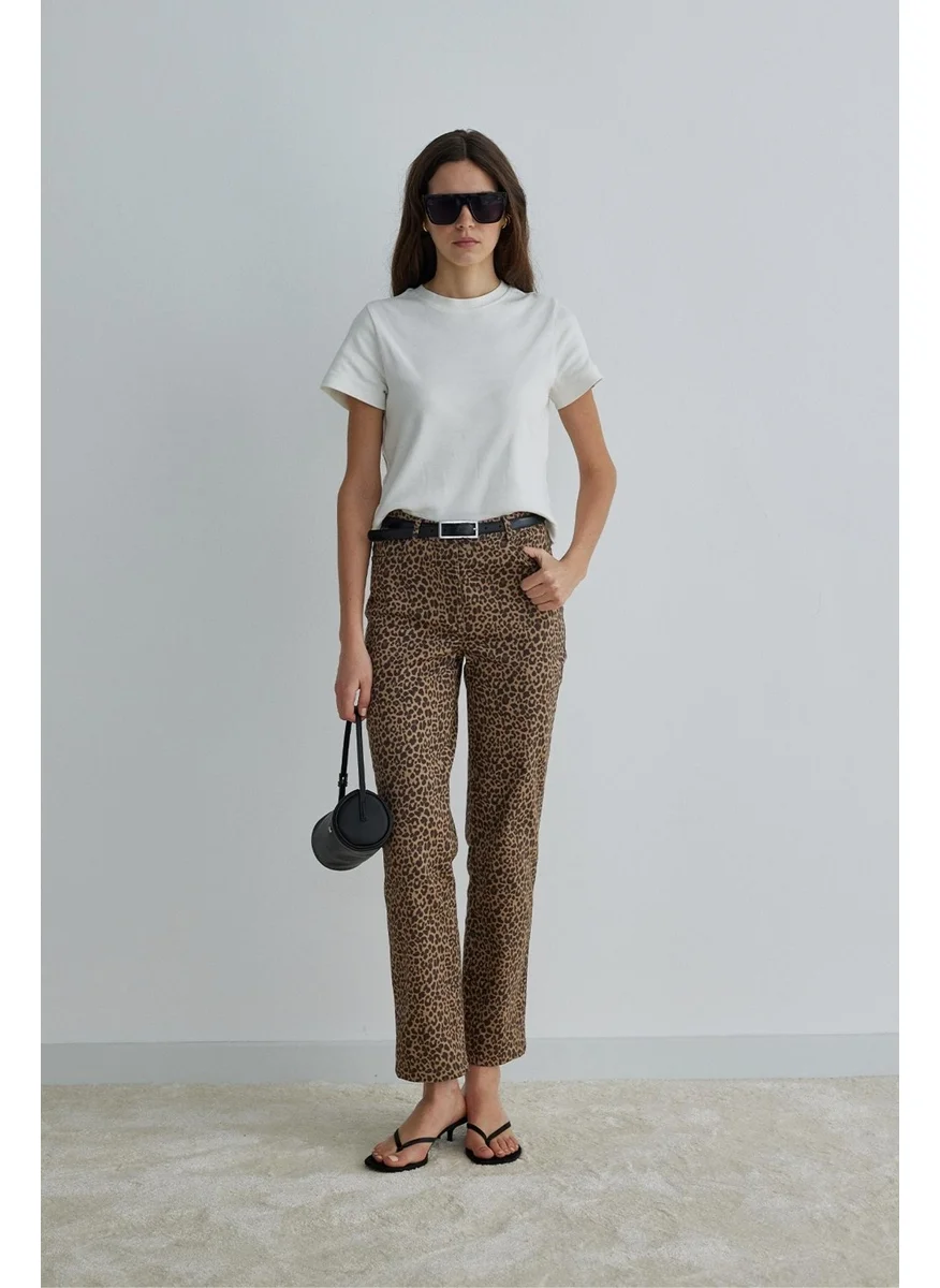 سود كوليكشن Ecru Comfy Basic T-Shirt