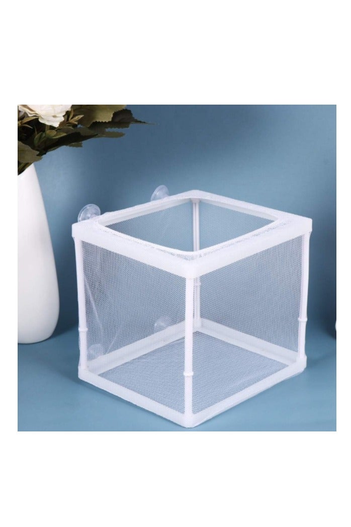 صندوق تربية الأسماك في حوض السمك - صندوق تربية الأسماك المصنوع من النايلون وصندوق تربية صغار الأسماك وشبكة فصل عائمة معزولة - Image 1