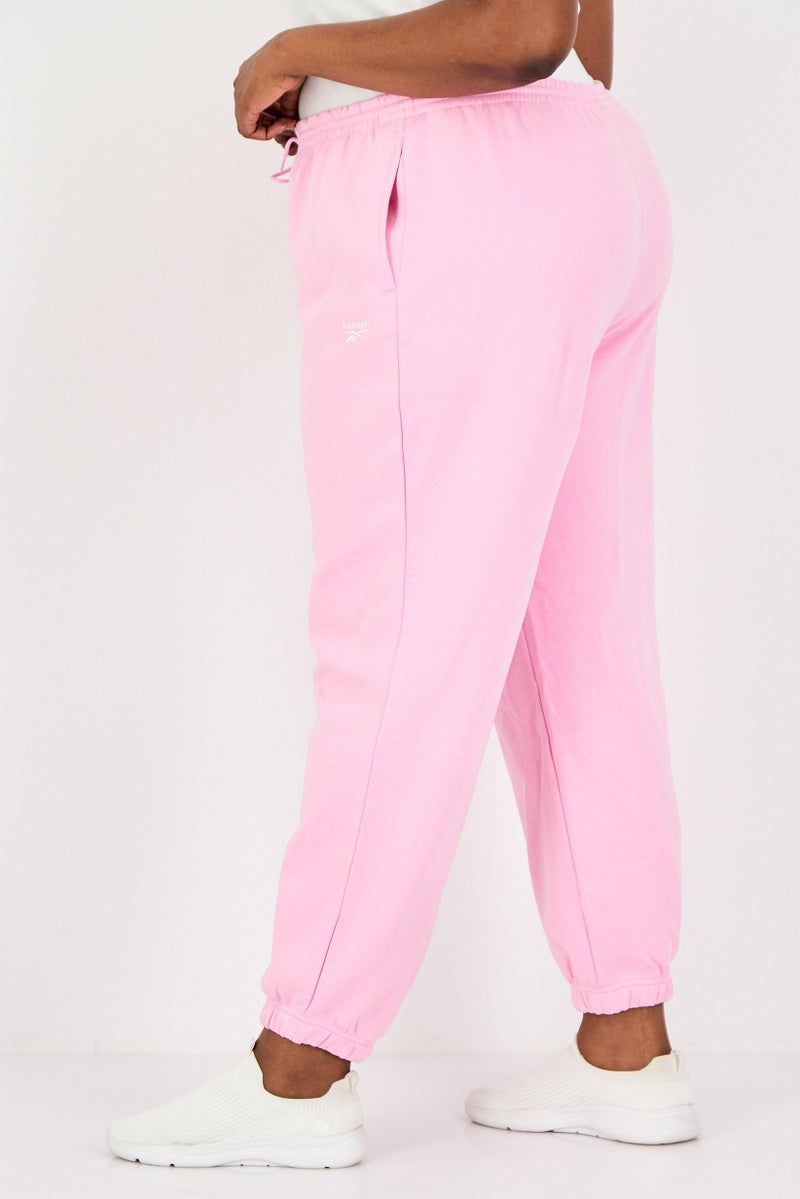 Reebok سروال جوجر خارجي للنساء بمقاسات كبيرة، وردي - Image 2