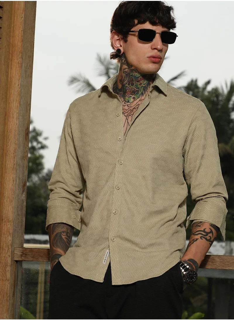 Campus Sutra Men's Ecru Beige Chevron-Tactile Shirt For Casual Wear | Spread Collar | Long Cuffed Sleeves | Button Closure | Shirt Crafted With Comfort Fit For Everyday Wear