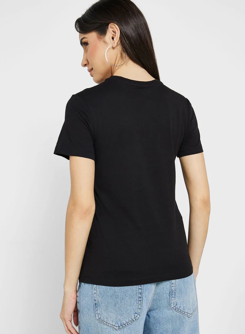 ONLY Crew Neck Graphic T-Shirt