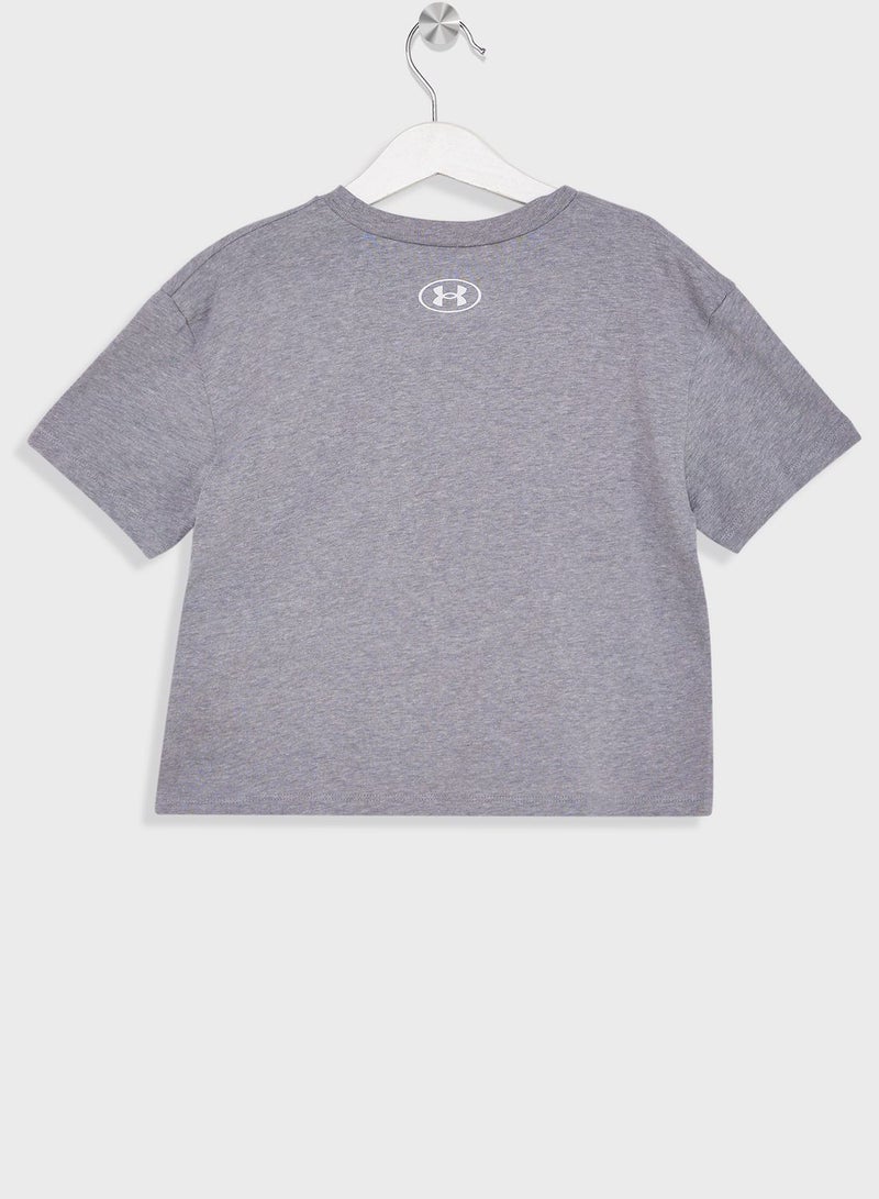 UNDER ARMOUR Girls' Crop Sportstyle Logo Short Sleeve T-shirt  - Image 2