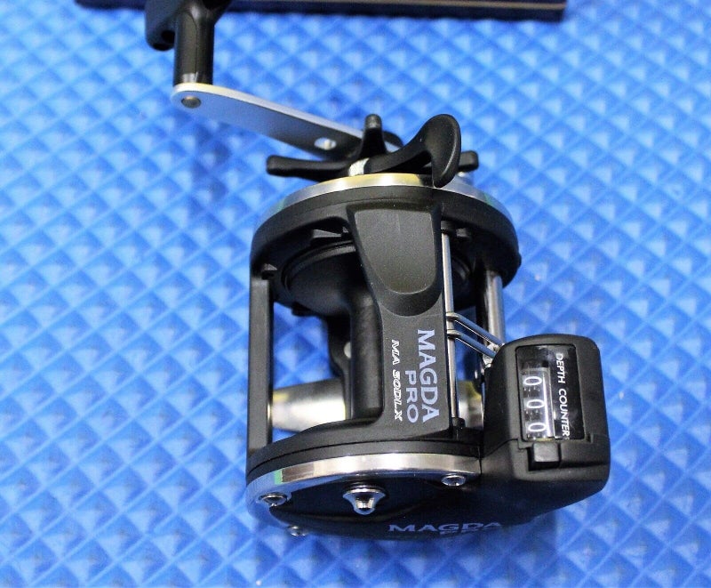 Okuma Magda Pro Line Counter Levelwind Trolling Reel, Small, Black/Silver, MA-30DX - Image 3