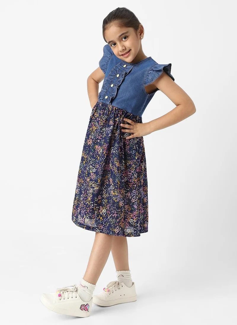 نوتيناتي فستان بناتي من قماش الدينيم بطبعة زهور وأكمام كاب