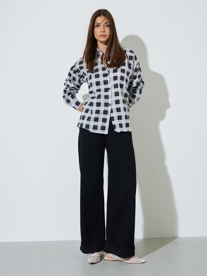 Styli Styli Black Plaid Longline Shirt
