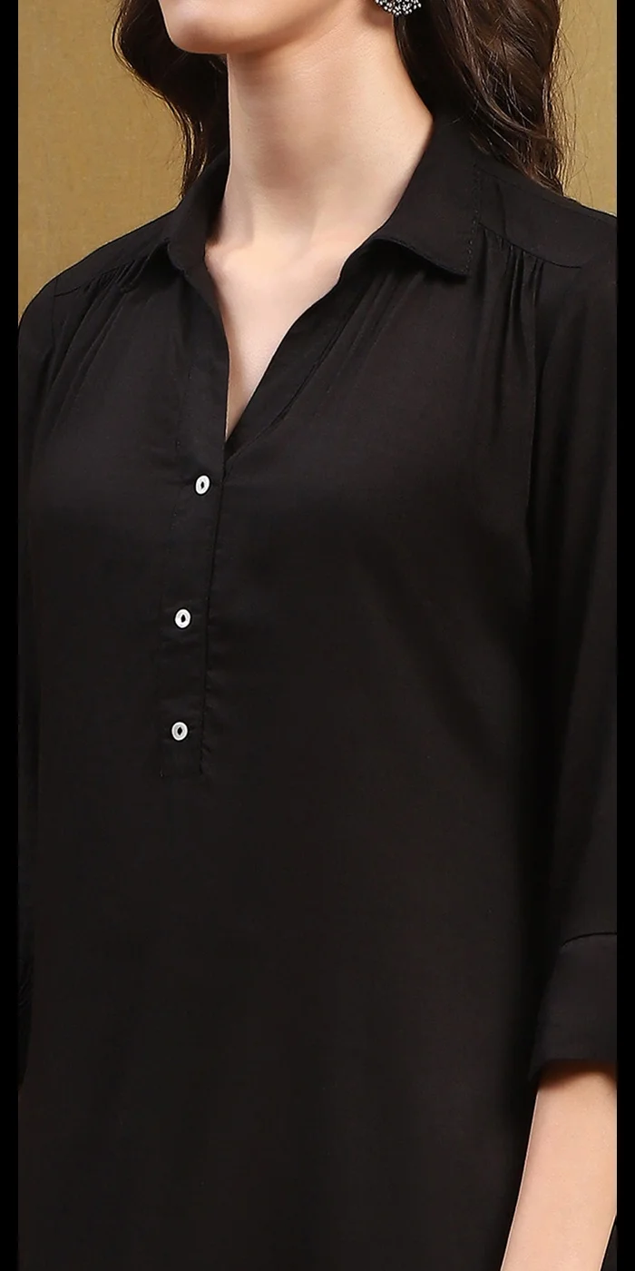 بيبا قميص أسود صلب، ياقة قصيرة قصيرة