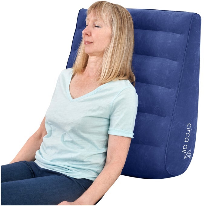 INFLATABLE WEDGE PILLOW FOR TRAVEL WEDGE PILLOW FOR SLEEPING EXTRA WIDE 27 TRIANGLE SIT UP PILLOWS FOR AFTER SURGERY SLEEP WEDGES FOR ACID REFLUX OR SNORING INCLINE PILLOW FOR GERD