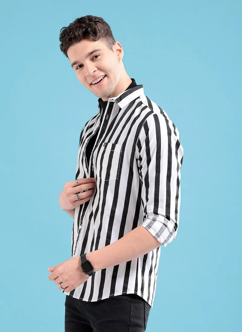 ذا انديان كراج كو Men Slim Fit Verticle Striped Full Sleeves Cutaway Collar Casual Shirt