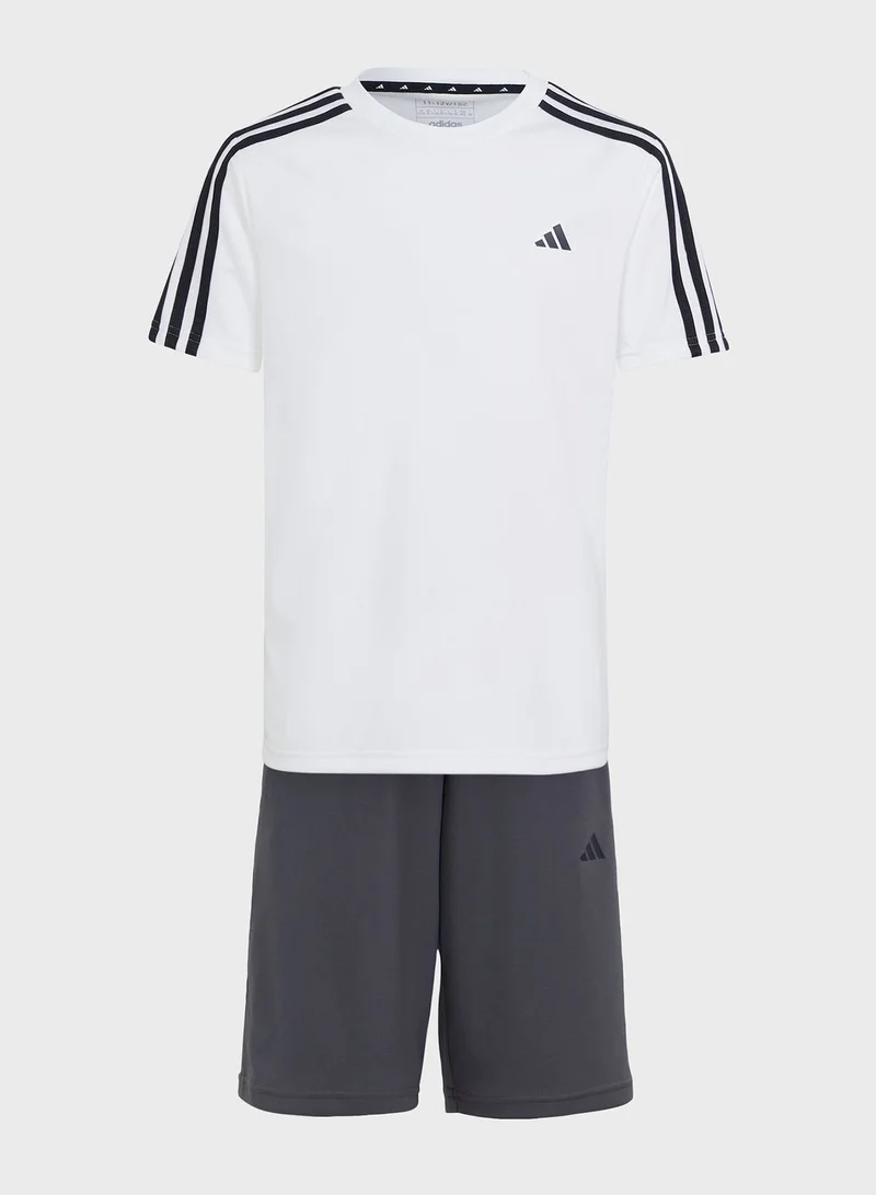 adidas طقم أساسي للتدريب مزود بتقنية أيروريدي ومزين ب 3 خطوط