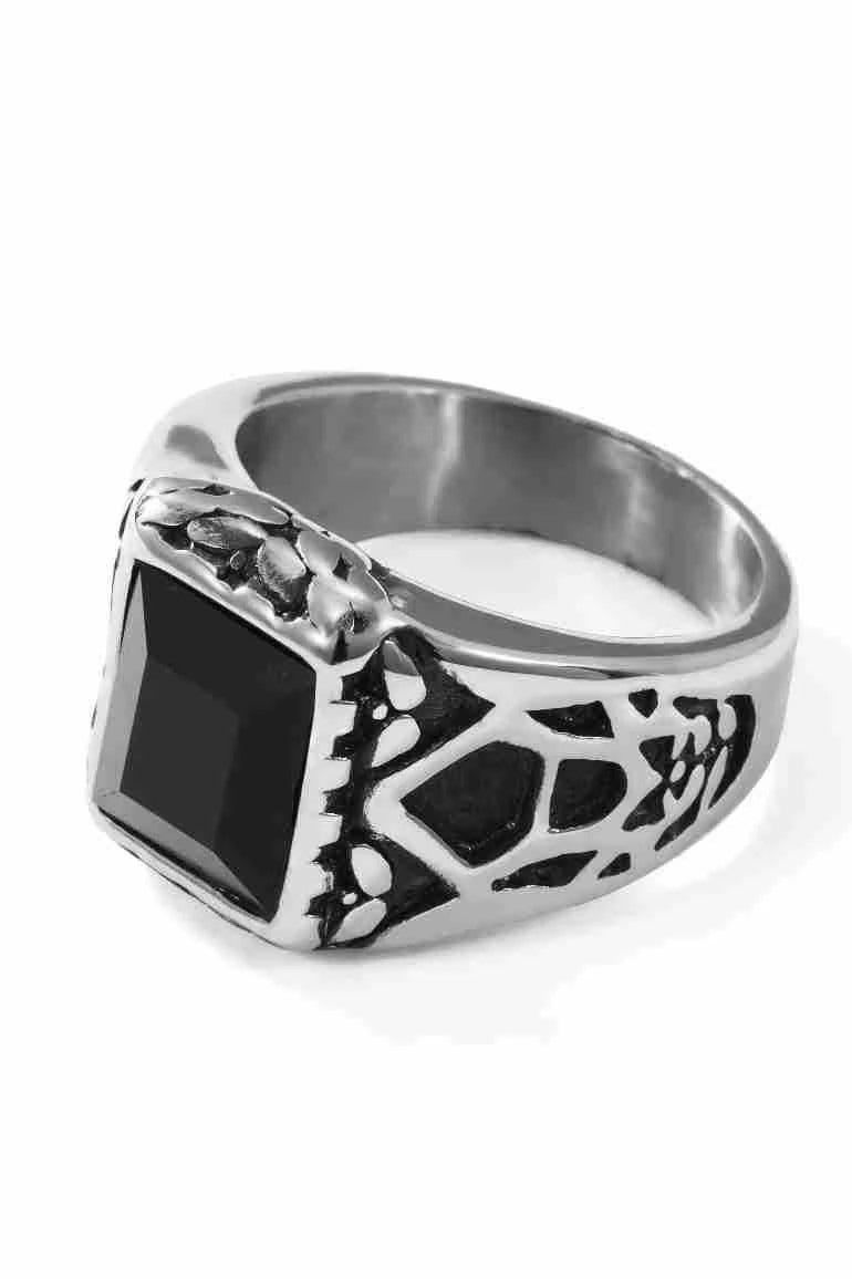 ROMAD A stylish silver ring with a rectangular black stone and elegant Arabic engravings on the sides. - Image 2