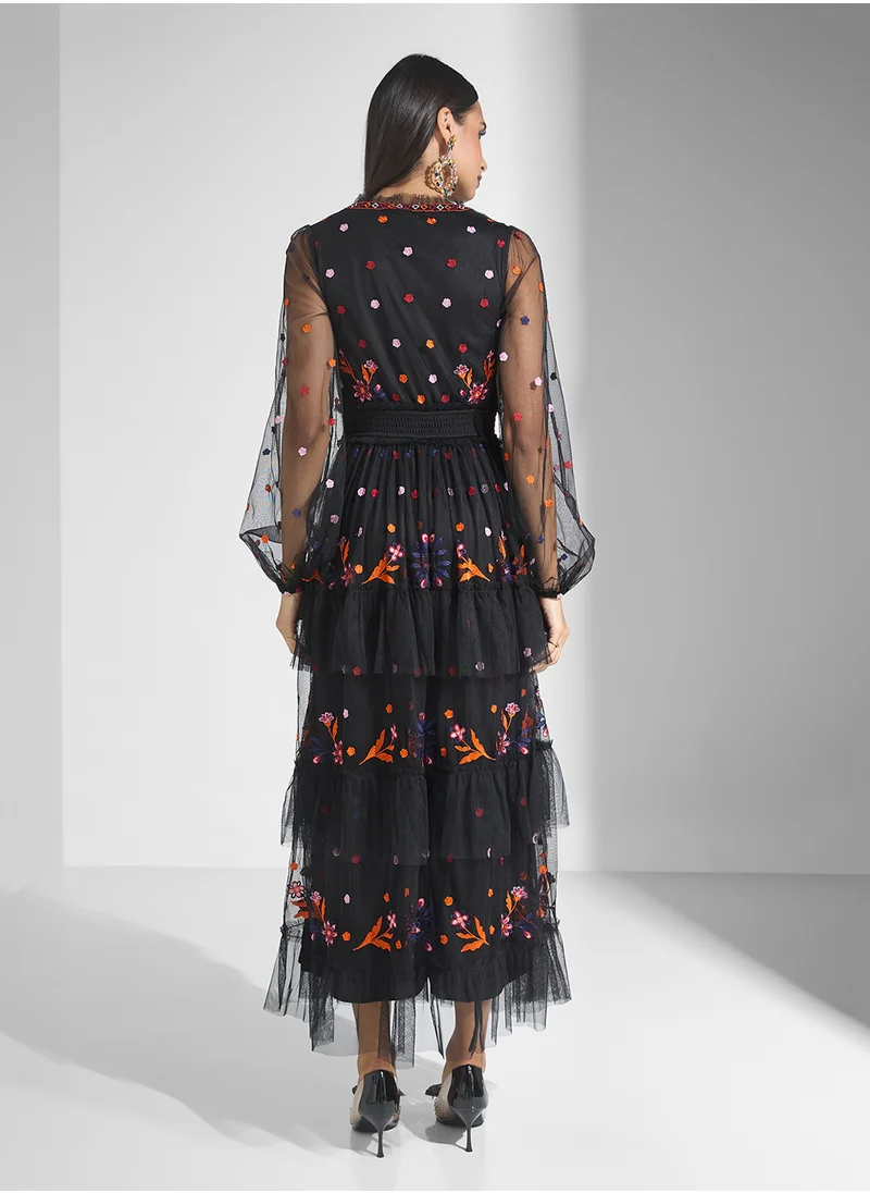 مايا Embroidered Balloon Sleeve Dress