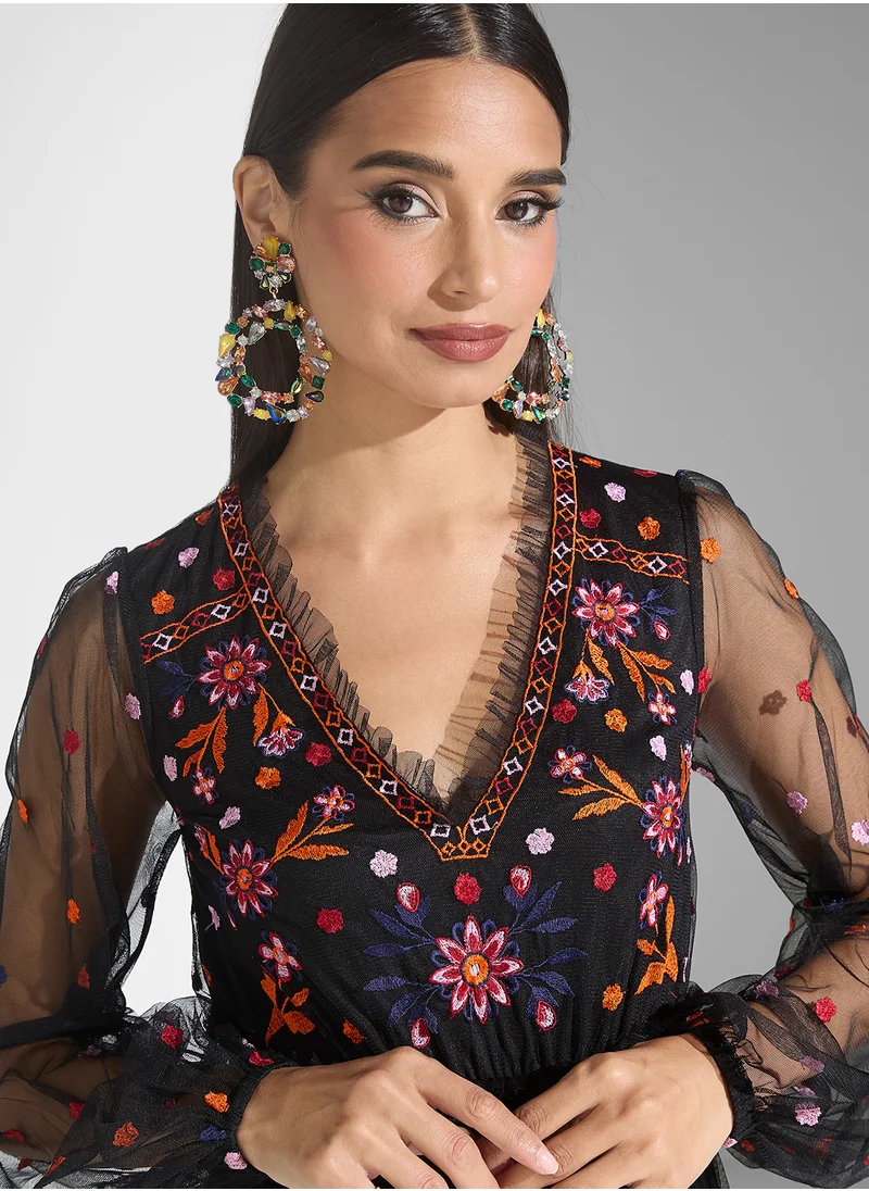 مايا Embroidered Balloon Sleeve Dress