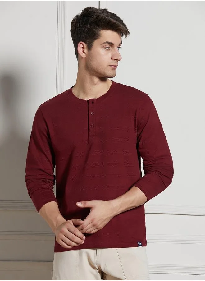 دينيس لينغو Regular Fit Wine Cotton-Poly Henley Neck T-Shirt