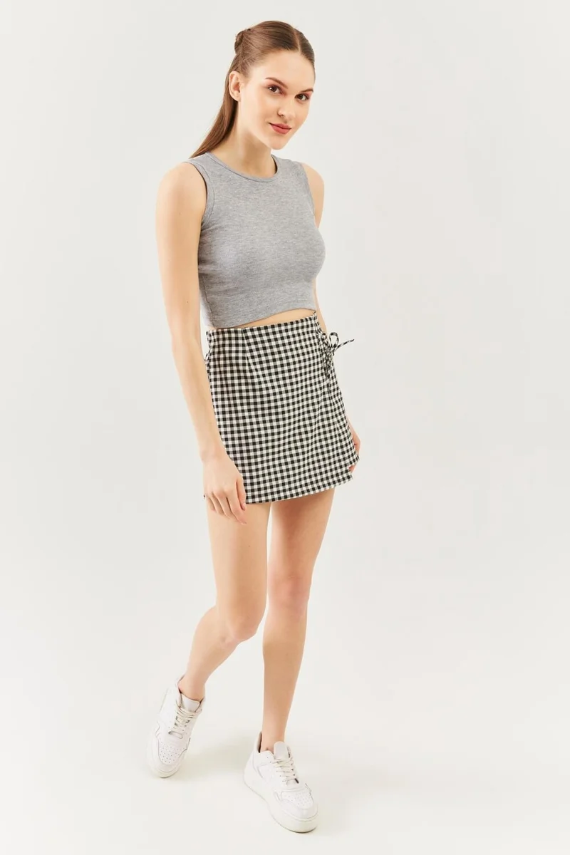 بوتيكجيز Gray Zero Sleeve Crew Neck Fitted 100% Cotton Camisole Flexible Crop Blouse