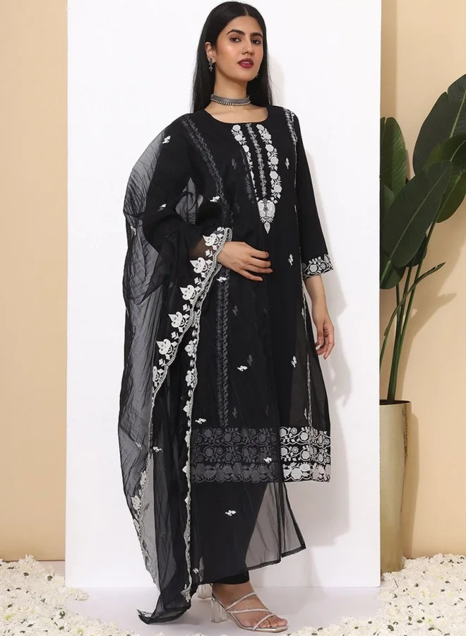 ISHIN Women's Black 100% Cotton Embroidered Straight Fit Kurta Set