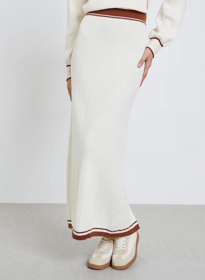 ستايلي تنورة طويلة بحافة واسعة