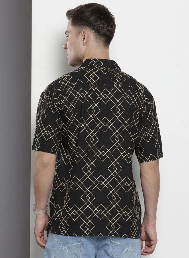 The Indian Garage Co Men Relaxed Fit Textured Cuban Collar Half Sleeves Shirt