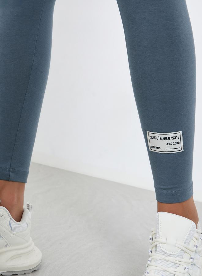 Styli Grey Plain Leggings with Badge Detail - Image 3