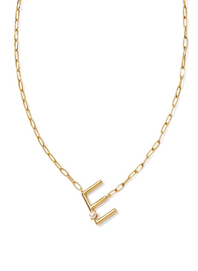 كيندرا سكوت قلادة قصيرة من كيندرا سكوت للنساء، مزينة بحرف E من اللؤلؤ، لون ذهبي وأبيض، مقاس واحد - Image 2