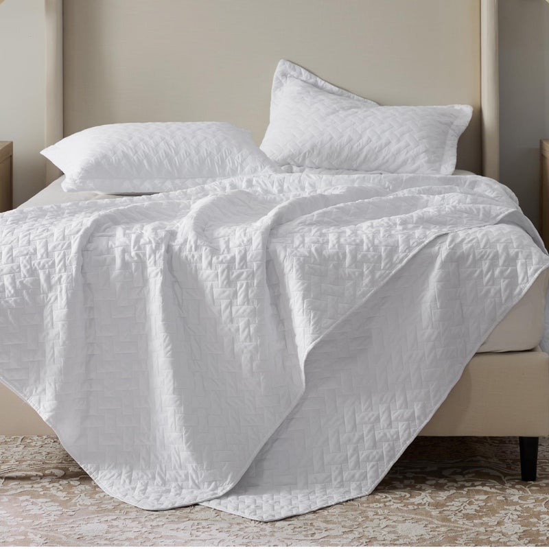 Bedsure Quilts King Size - Lightweight Bedspreads King Size with Basket Weave Pattern, Soft Quilt Bedding Set, White Comforter Set Coverlet for All Seasons with 2 Pillow Shams (106" x 96") - Image 4