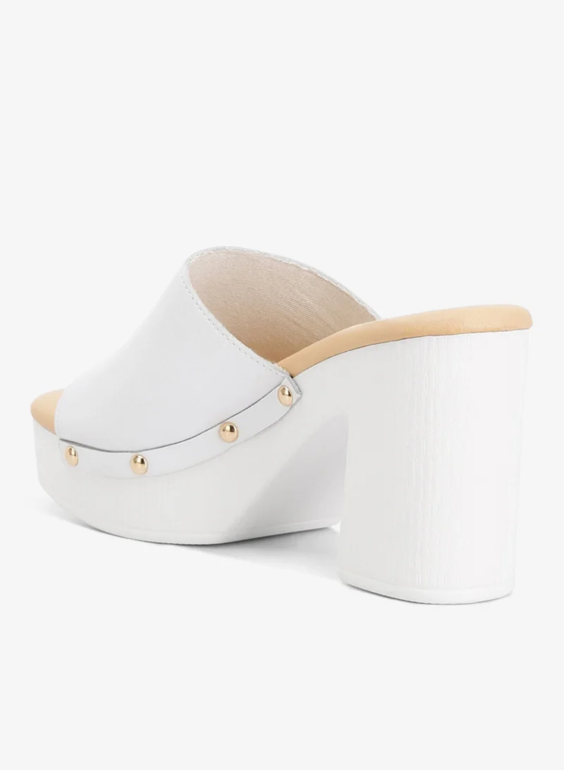 لندن راج قبقاب بكعب سميك من الجلد المعاد تدويره باللون الأبيض