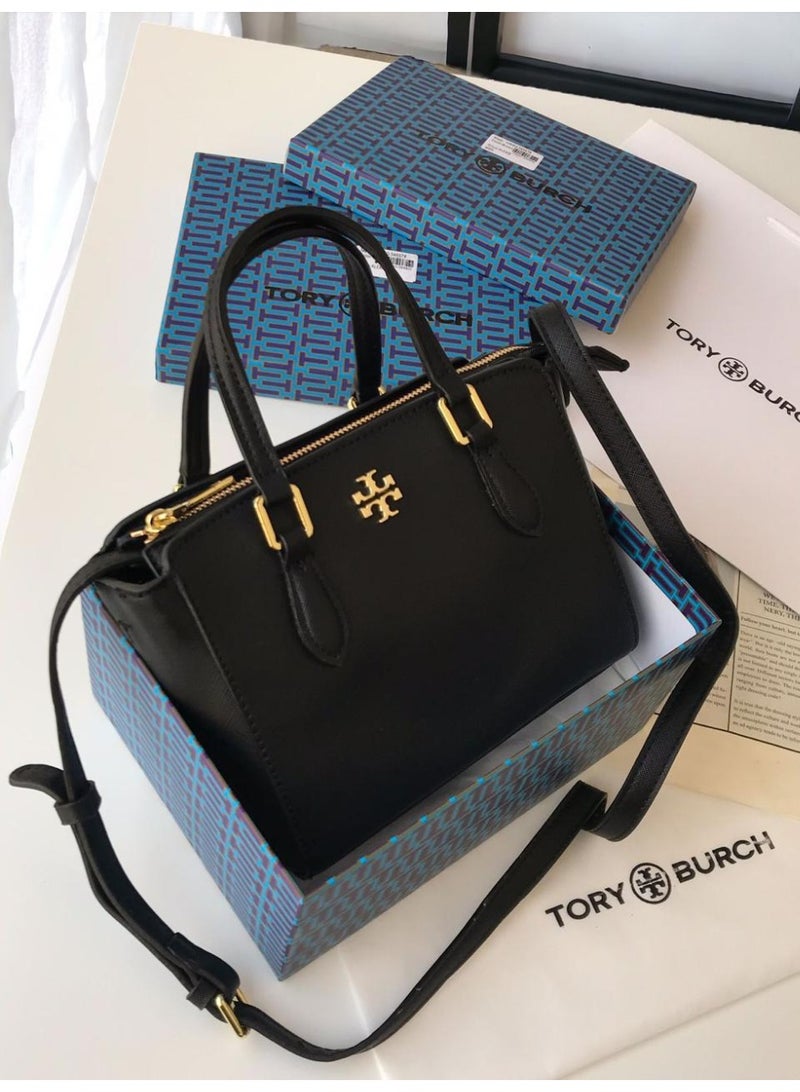 A stylish and simple women's bag