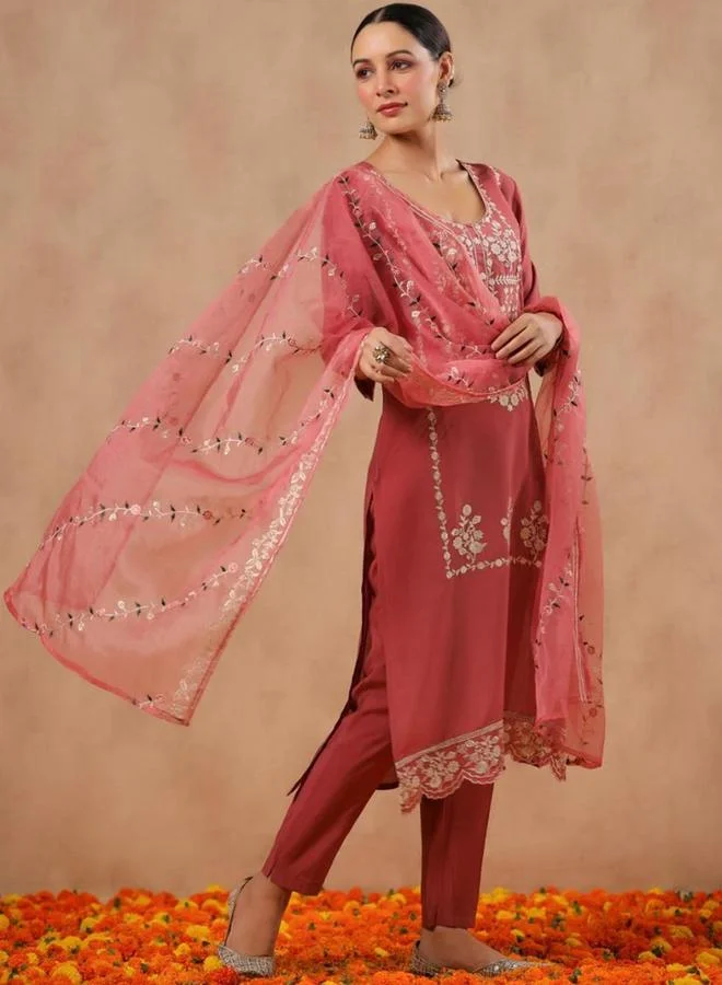 ISHIN  Embroidered 3/4 Sleeves Kurta and Pants with Dupatta Set for Women | Best Price UAE