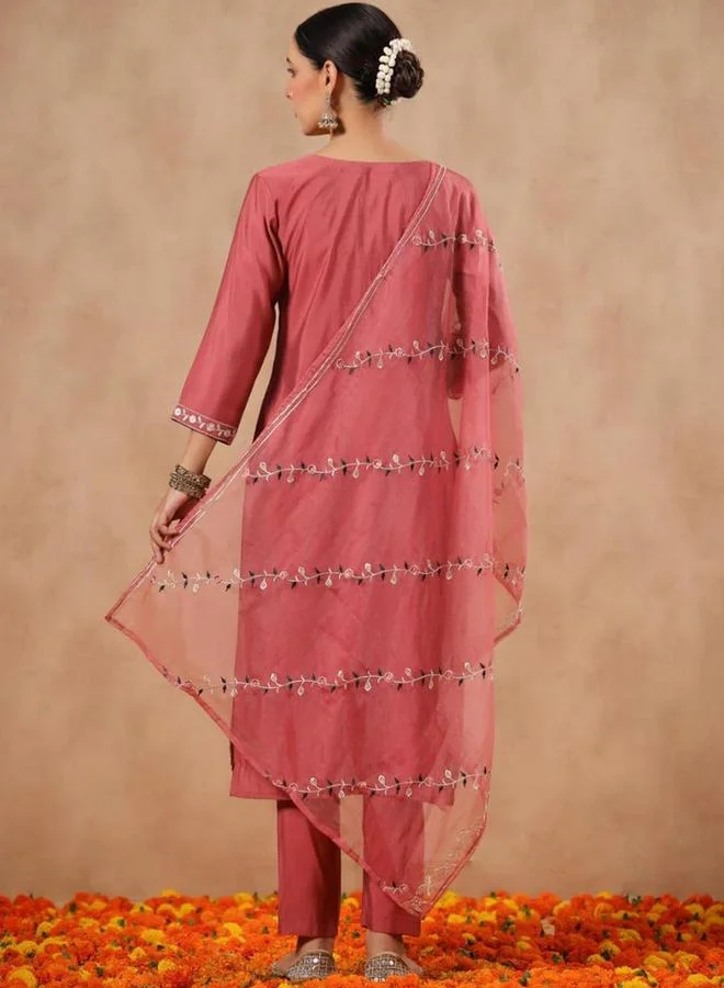 ISHIN  Embroidered 3/4 Sleeves Kurta and Pants with Dupatta Set for Women | Best Price UAE