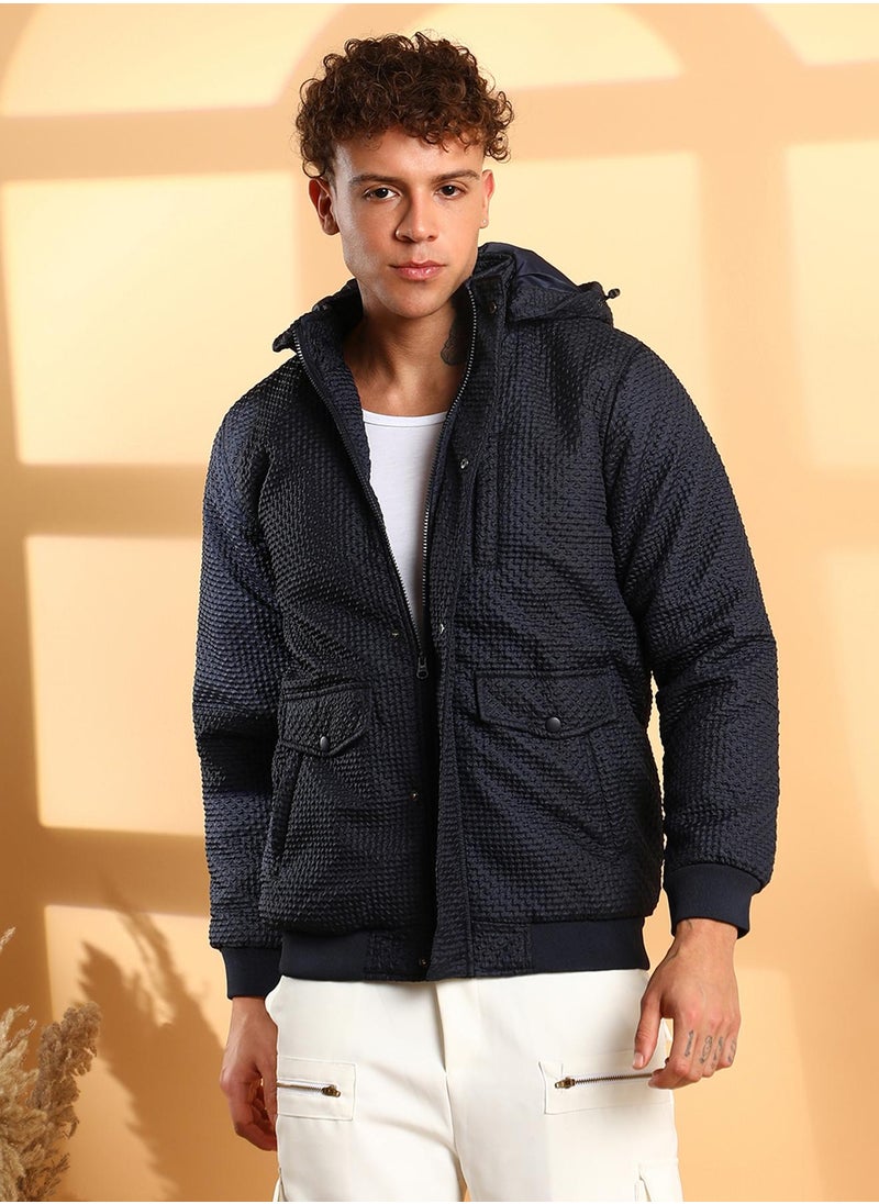 كامبوس سوترا Men's Navy Blue Self-Design Diamond Puffer Jacket With Fleece Hood  - Image 2