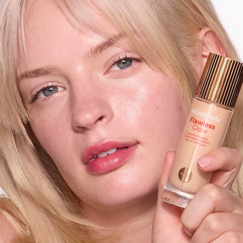 MCoBeauty فلتر البشرة المتألقة من MCoBeauty 2.5 عادل - قاعدة مكياج سائلة متعددة الاستخدامات 4 في 1 مع هايلايتر - تينت للبشرة اللامعة مع سكوالان للوجه - معزز للبشرة المتألقة القابلة للبناء - 1 أونصة سائلة - Image 4