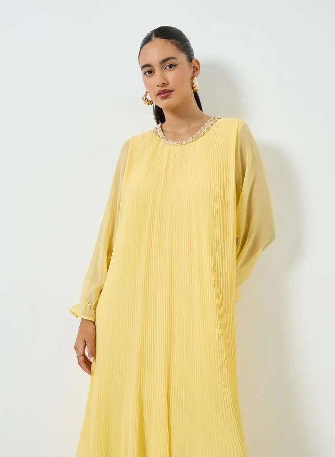 أميرة جلابية بتفاصيل دانتيل بليسيه