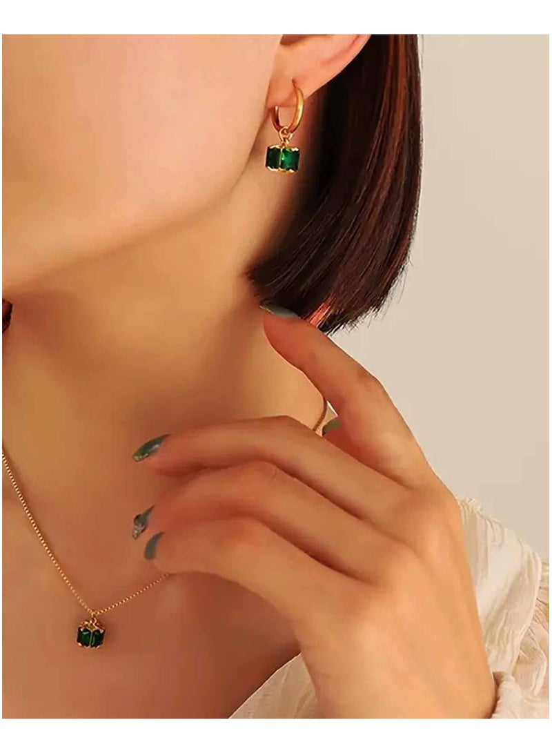 كاف كريشنس طقم مجوهرات من كريستال الزمرد، مصنوع من الفولاذ المقاوم للصدأ مطلي بالذهب عيار 18 قيراط، وقلادة وأقراط دائرية للنساء والفتيات - Image 2