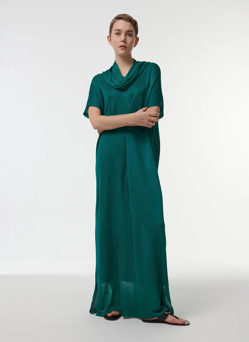 ليم فستان بياقة على شكل وشاح - الإصدار الطويل