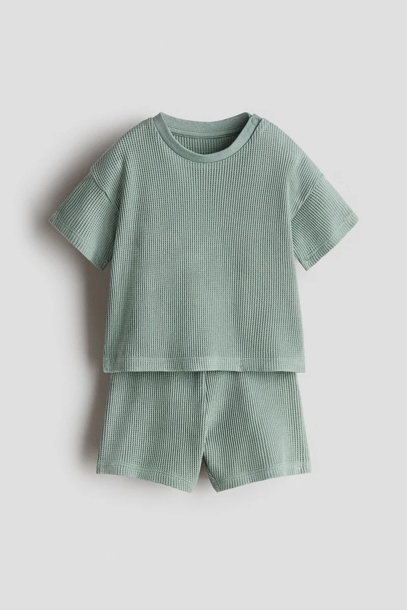 اتش اند ام طقم من قطعتين من القطن بنقشة وافل