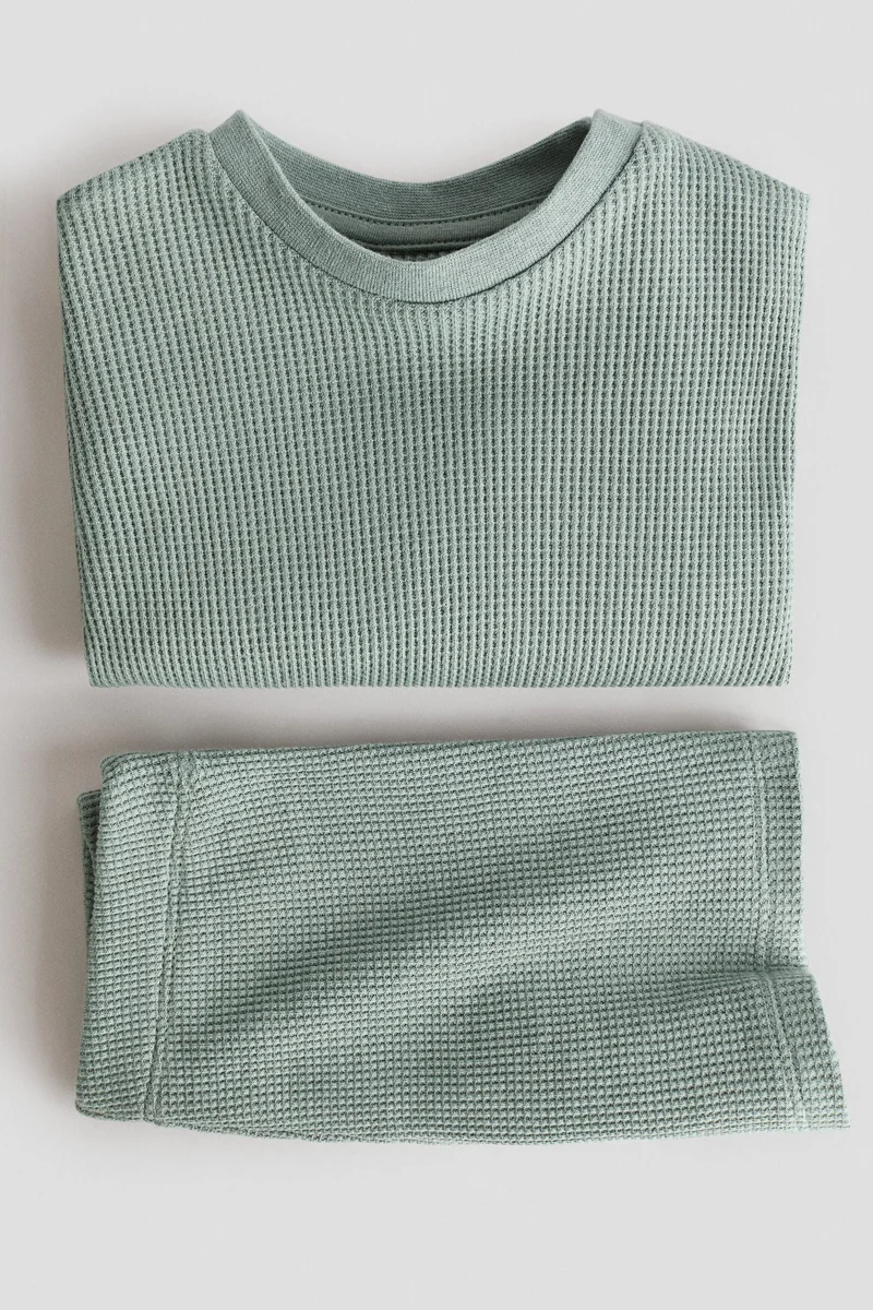 اتش اند ام طقم من قطعتين من القطن بنقشة وافل