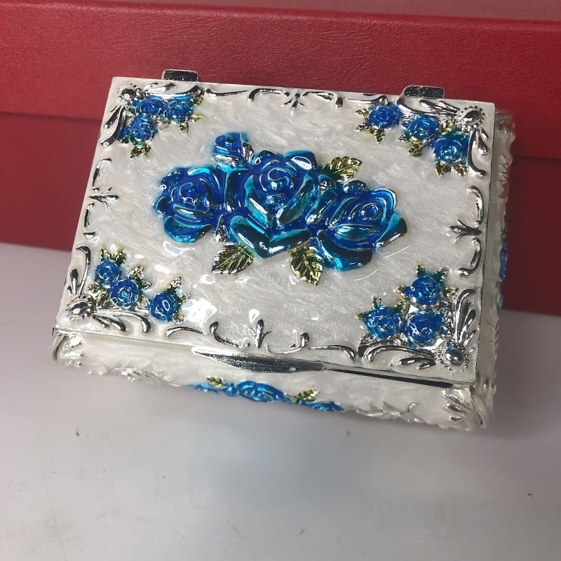 Luxury Retro Jewelry Box with 3D Carving - Elegant Home Decor & Jewelry Storage - Image 3