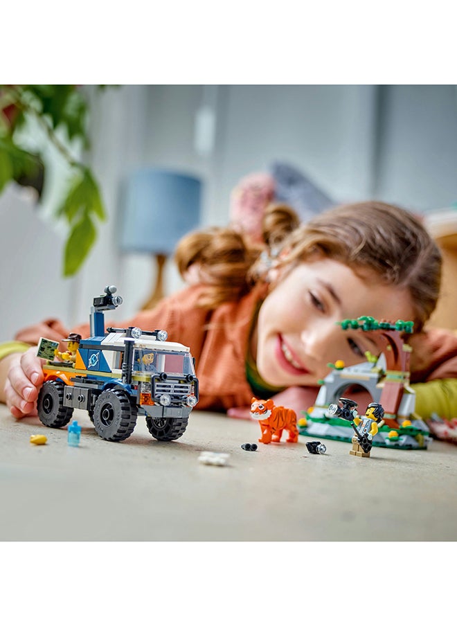 LEGO City Jungle Explorer Off-Road Truck Toy Building Set For Kids Aged 6 And Over, Fun Birthday Gift Idea, Off-Road Vehicle, 3 Adventurer Minifigures, Tiger Figure 60426 (314 Pieces)  - Image 3