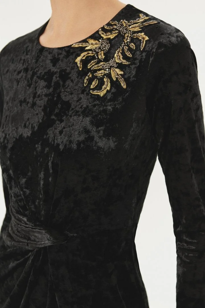 EXQUISE Hand-Embroidered Detail Maxi Black Velvet Dress with Slit