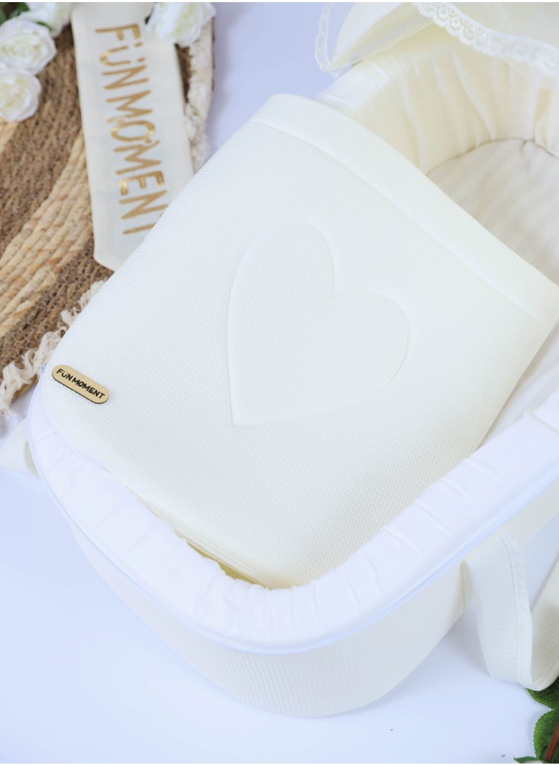 FUN MOMENT - Portable Baby Bed with Thick Padded Seat with High Quality Materials - Image 1
