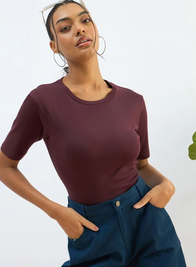 ساسافراس بلوزة قصيرة بأكمام قصيرة مضلعة بلون مارون من ساسافراس