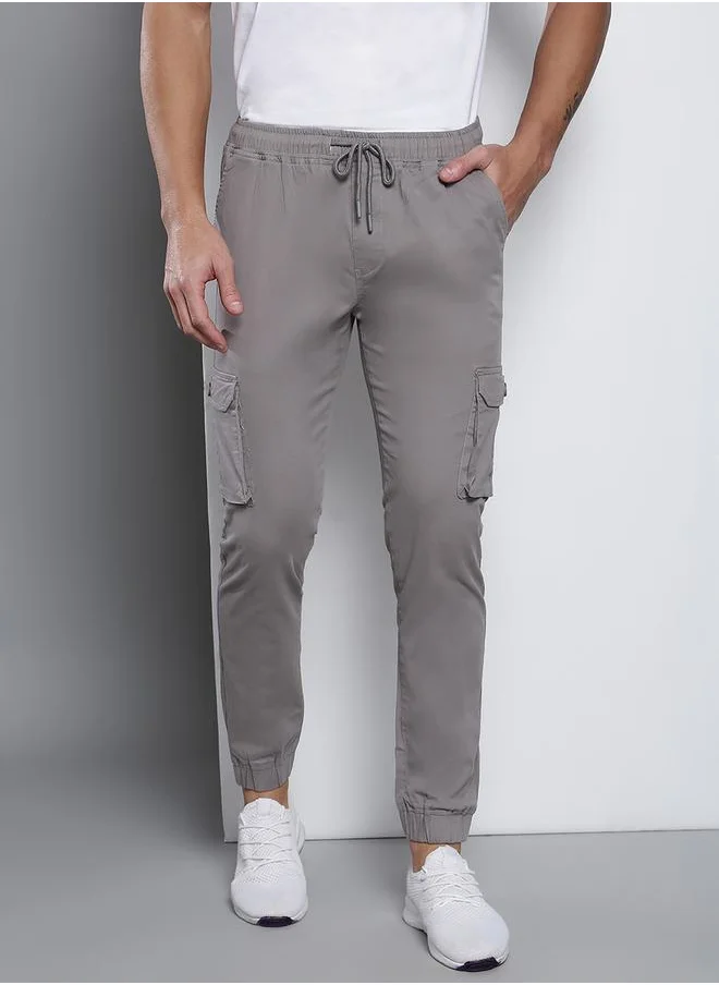 دينيس لينغو Solid Mid Rise Slim Fit Cargo Joggers by Styli