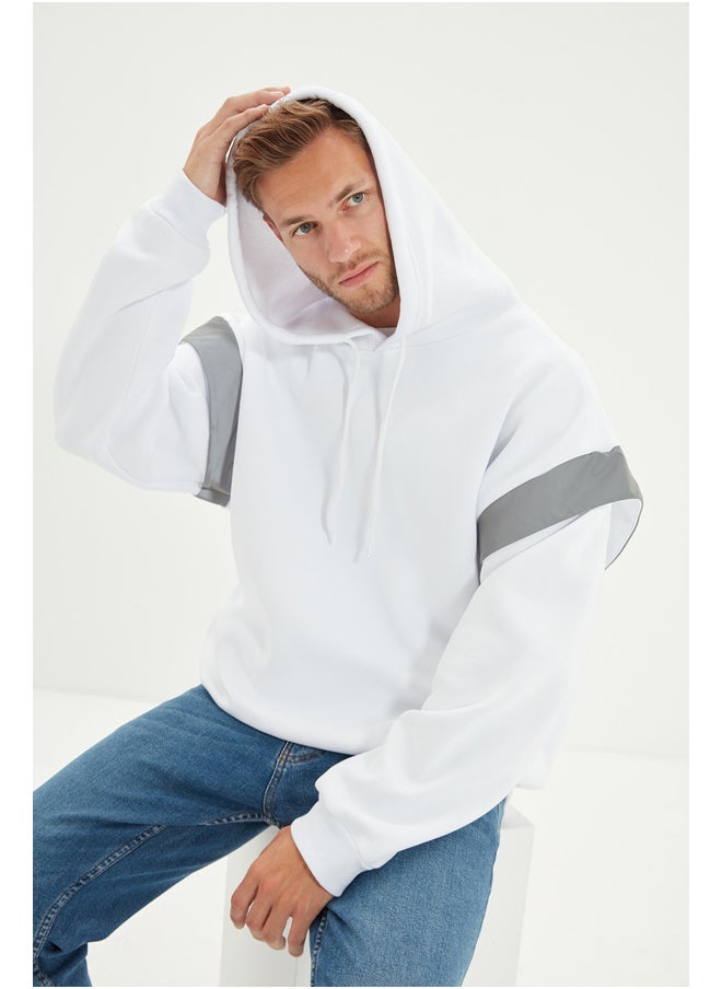 White Men's Oversized Fit Hooded Sweatshirt with reflective detail and a soft pile inside. TMNSS20SW0205. - pzsku/Z97FF005EBF773D06603CZ/45/_/1706514396/74575700-9630-4169-aa92-5836627711f7