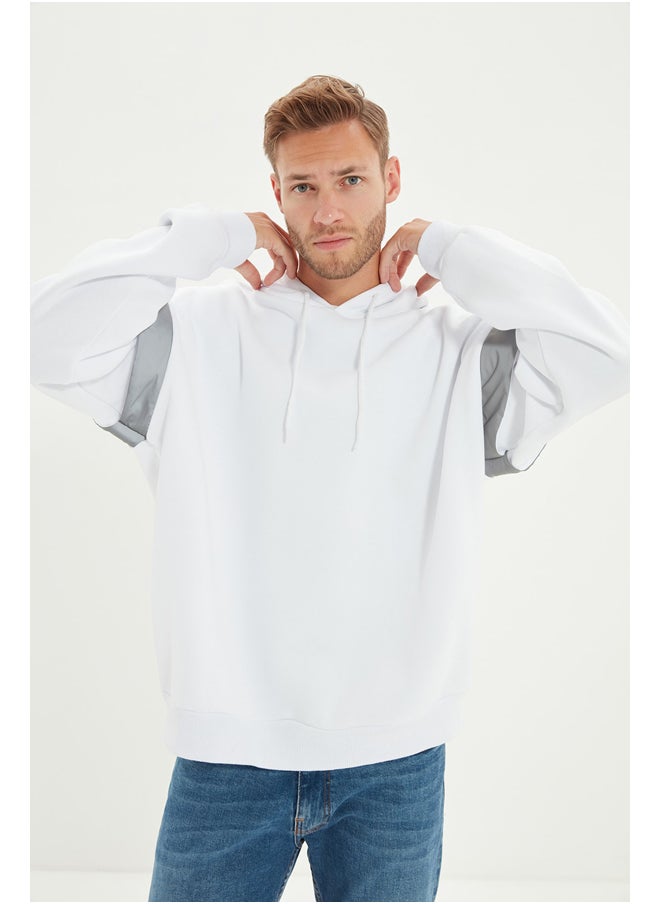 White Men's Oversized Fit Hooded Sweatshirt with reflective detail and a soft pile inside. TMNSS20SW0205. - pzsku/Z97FF005EBF773D06603CZ/45/_/1706514398/9d4c4a9e-184e-465b-bb02-28cb412590c4