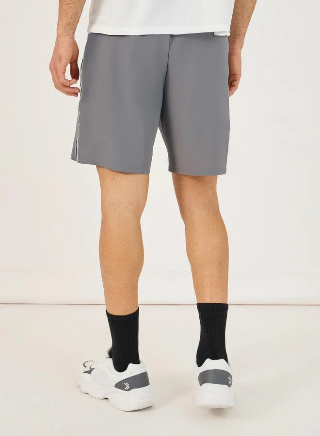 ستايلي اكتيف شورت رياضي بخصر بتفاصيل مُتباينة وأربطة