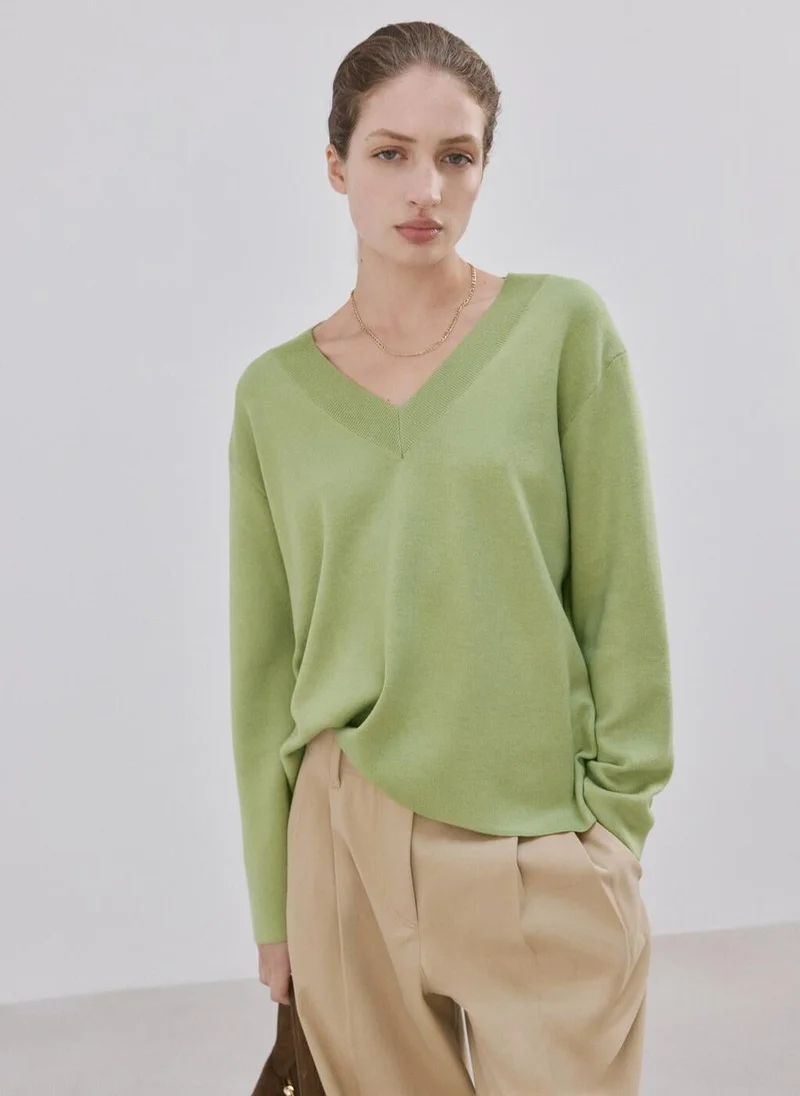 مانجو V-neck knit sweater