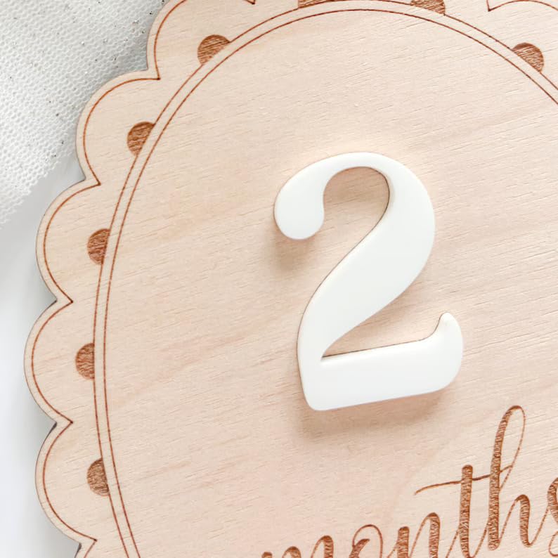 Haoser علامات milestones الشهرية للرضع | علامات milestones خشبية للرضع | أقراص خشبية milestones شهرية | أقراص milestones للرضع | أدوات تصوير للرضع | بطاقات أرقام قابلة للتبديل 13 قطعة بشريط وردي للرضع - Image 4